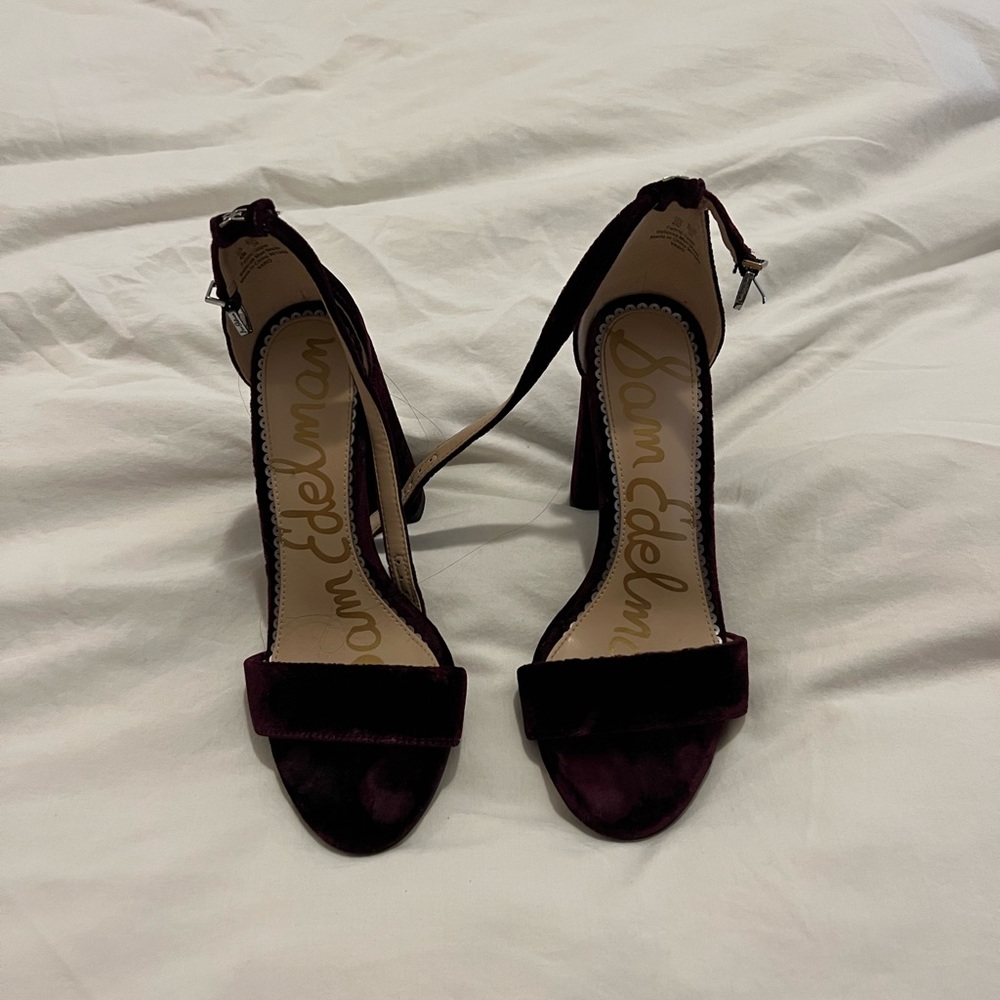 Sam Edelman Yaro Heeled Sandal in burgundy velvet (size 6)